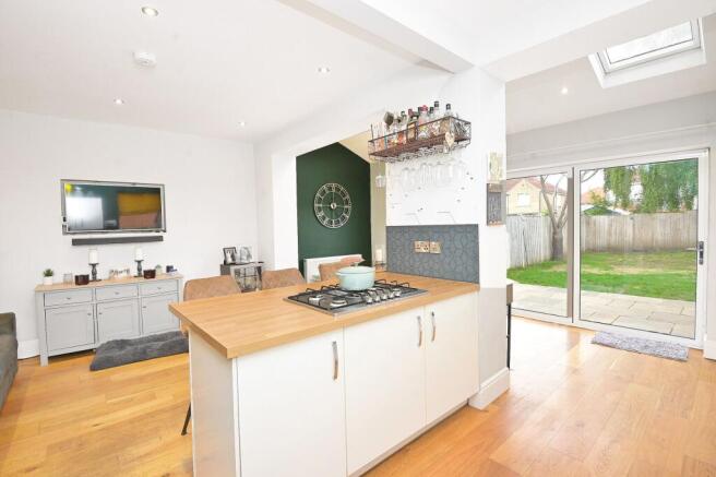 4 bed Semi-Detached for sale Image 9