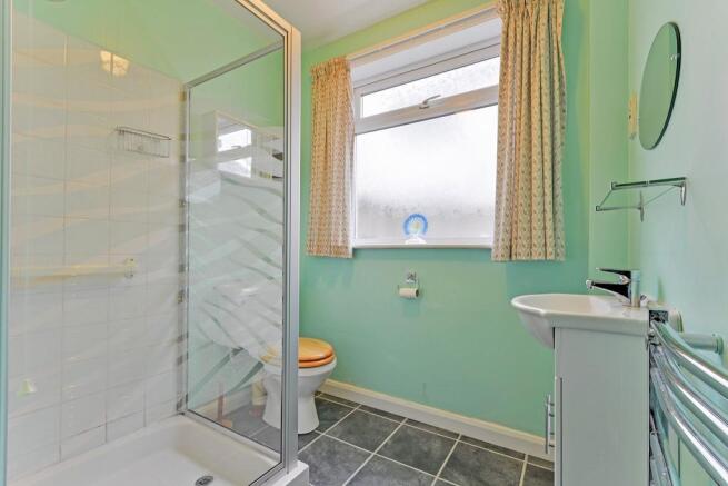 Shower/Cloakroom
