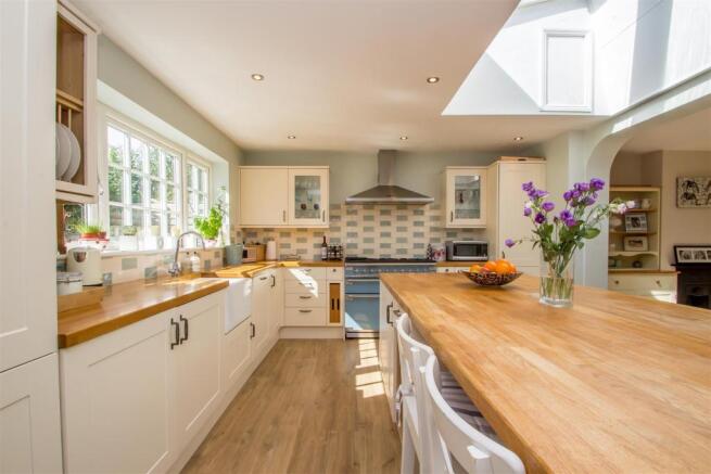 Kitchen 3.jpg