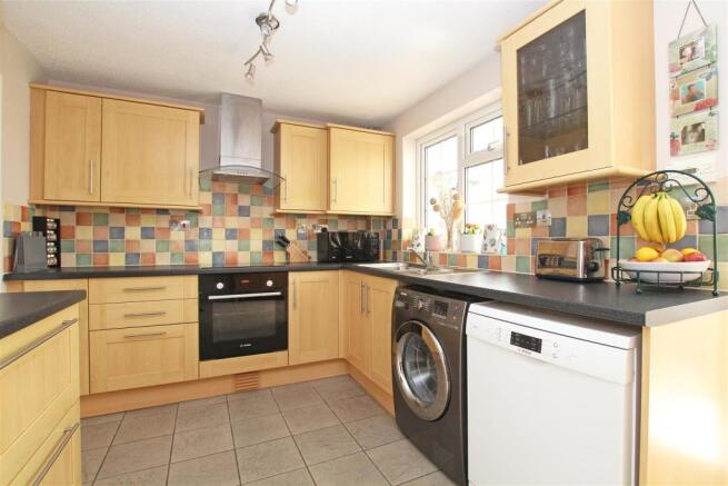 17KR - Kitchen 1.jpg