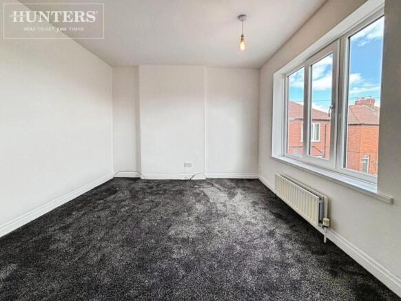 2 bed Semi-Detached to rent Image 8