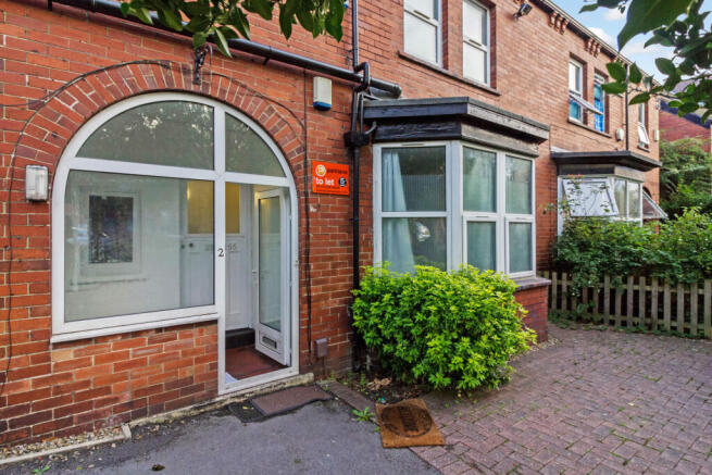 5 bed Flat to rent Image 11