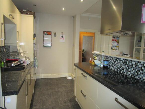 Kitchen (2)