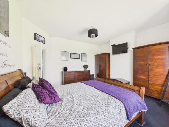4 bed Semi-Detached for sale Image 9