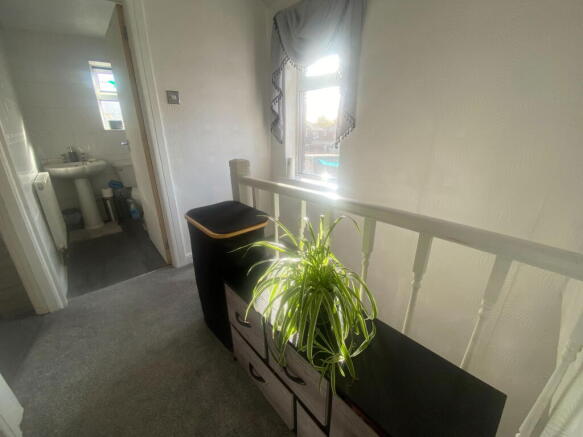 3 bed Semi-Detached for sale Image 7