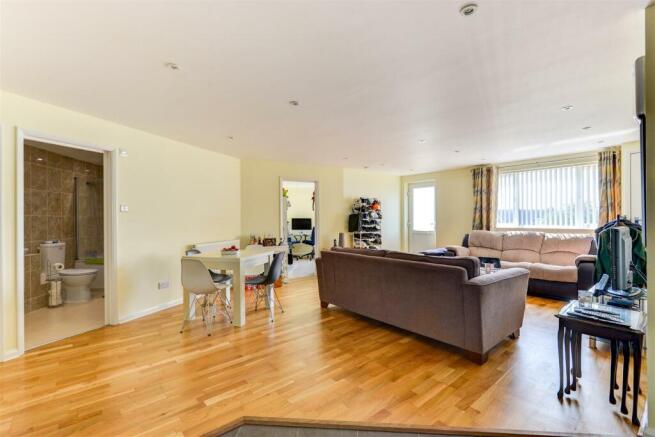 Flat1 Lounge/Dining Area
