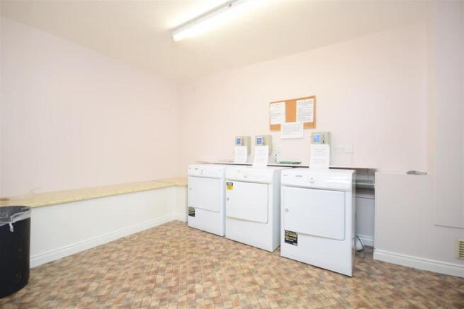 laudry room.jpg