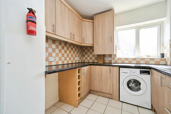 2 bed Apartment for sale Image 6