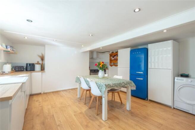 2 bed Terraced for sale Image 8