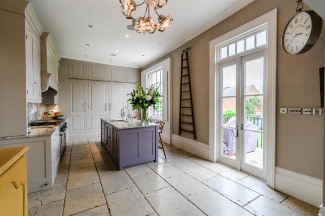 8424613-interior07.jpg