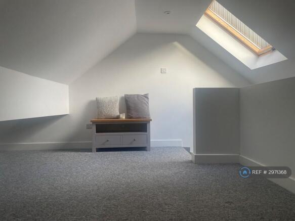 2 bed Flat to rent Image 6