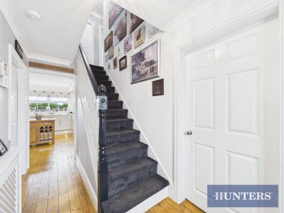 4 bed Detached for sale Image 8