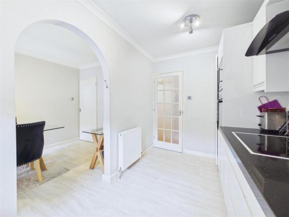 2 bed Flat for sale Image 10
