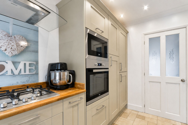 4 bed Semi-Detached for sale Image 12