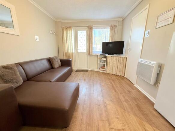 Open Plan Living Room/Dining Area