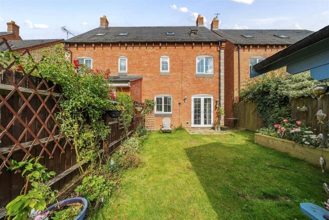8 The Old Woodyard, Silverstone