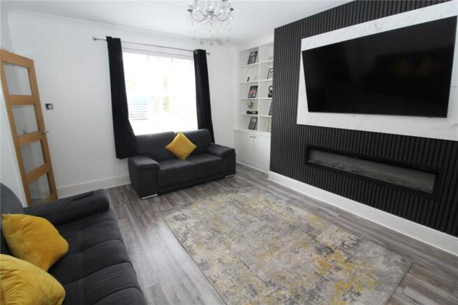 4 bed Semi-Detached for sale Image 4