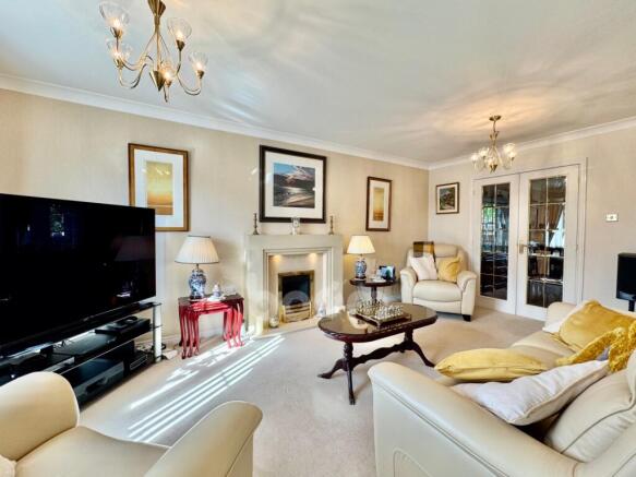 Glen Court, Dalry lounge photo