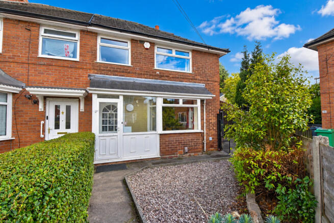 3 bed semi-detached house for sale