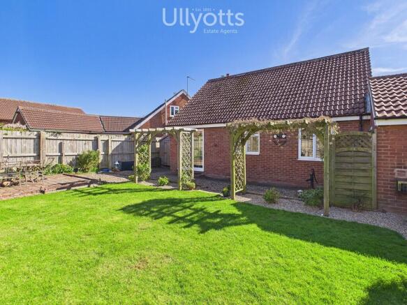 4 bed Detached for sale Image 11