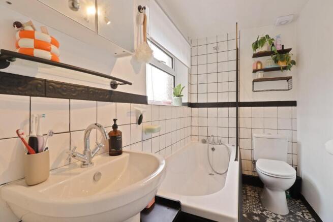 2 bed Terraced for sale Image 11