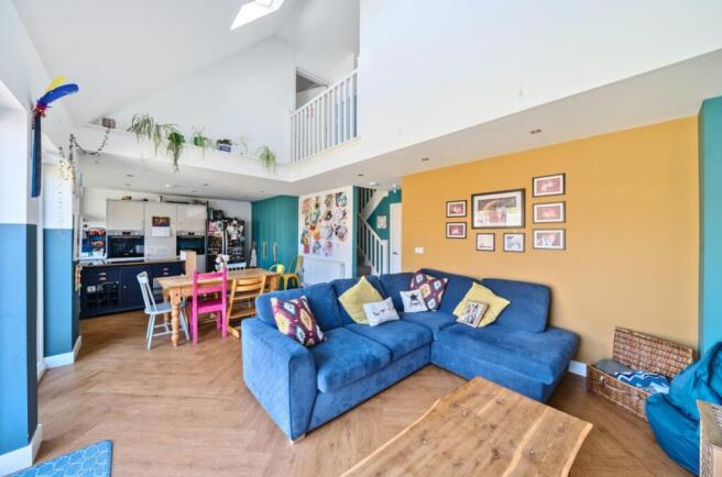 18-682341556f1a2-1263506-ARW-18