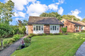 1, Bromley Close, Hassocks BN6 8DQ