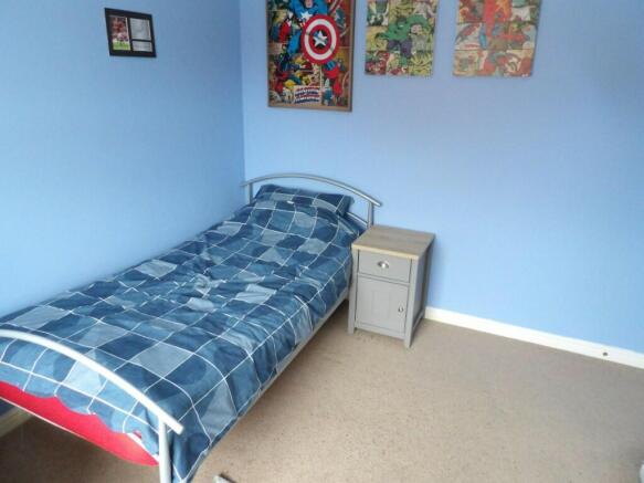 BEDROOM 2