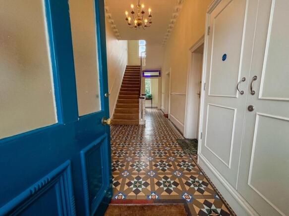 Wolsey Road, East Molesey, KT8 photo 5