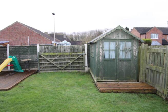 REAR GARDEN & GARAGE SPACE