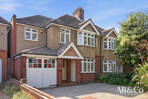 Bradleigh Avenue, Grays