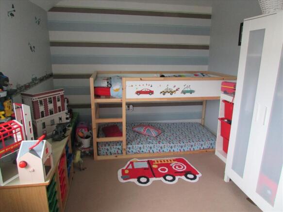 BEDROOM 2
