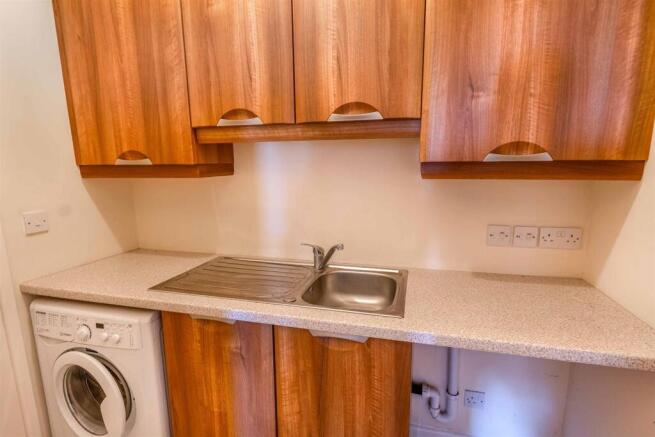 4 bed Detached for sale Image 8