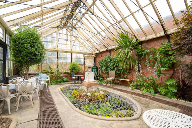 2 bed Apartment for sale Image 4