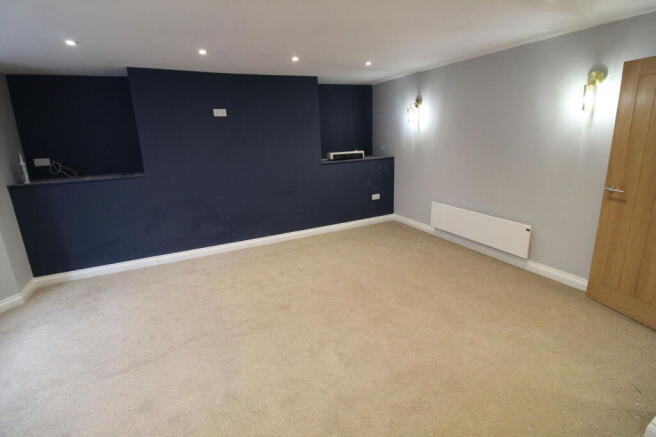 1 bed Link Detached House to rent Image 4