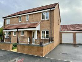 58, Sandpiper Drive, Houndstone, Yeovil BA22 8FN