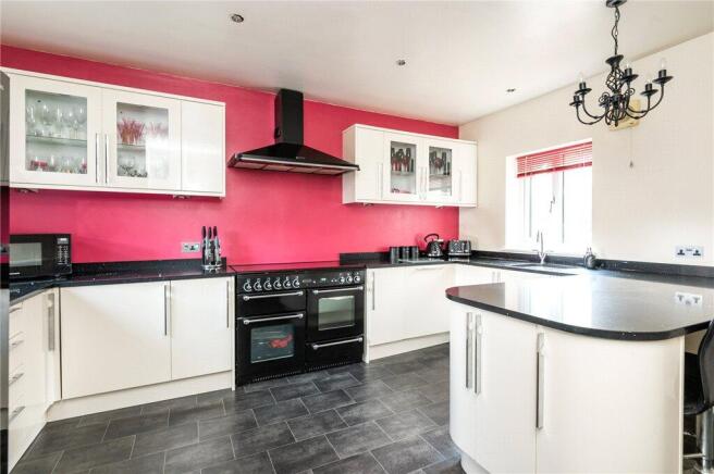 3 bed Semi-Detached for sale Image 5