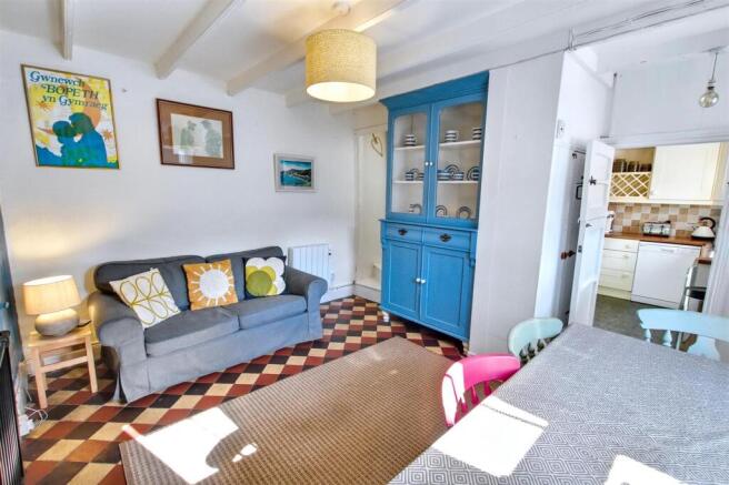 Living/dining room