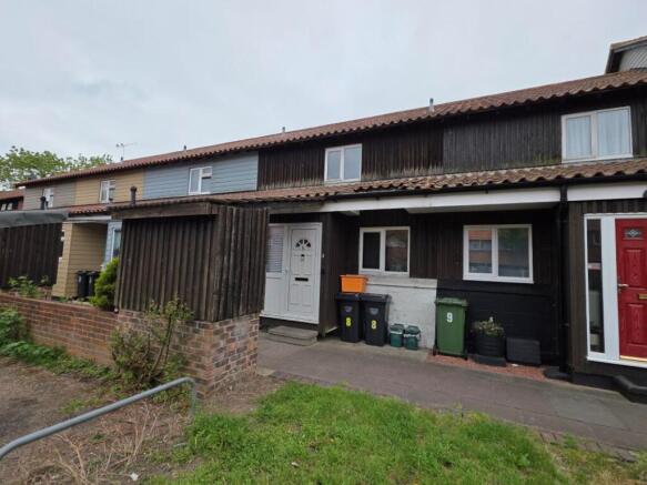8 Winstree, Basildon, Essex, SS13 1PG photo 3