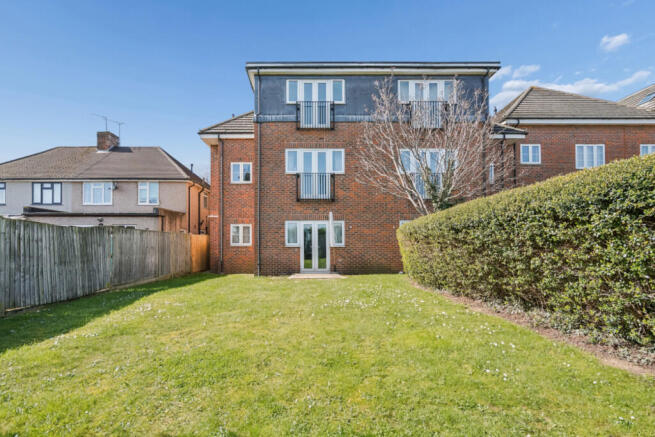 9 Liberty Apts - ...