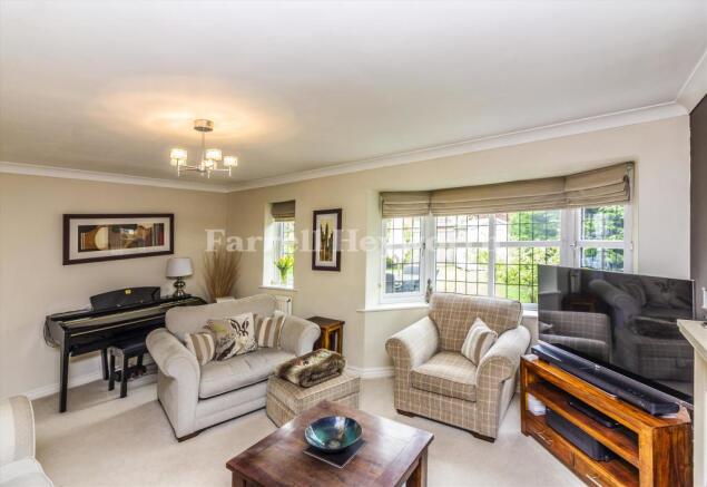 Lounge image 4