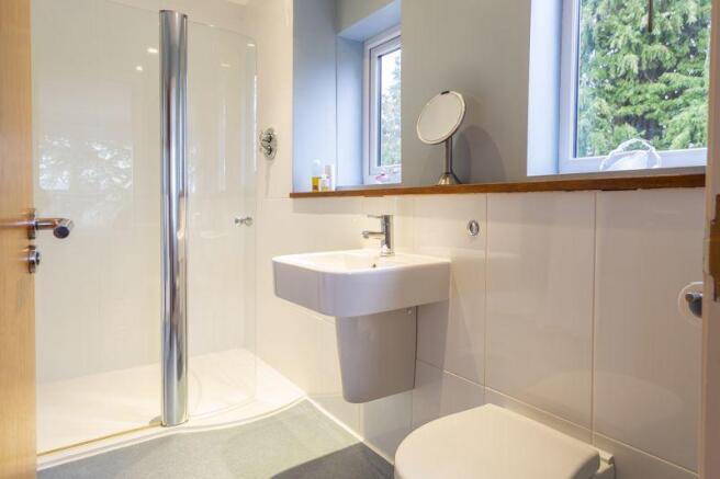 En-Suite Showe...