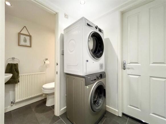 4 bed Semi-Detached for sale Image 12