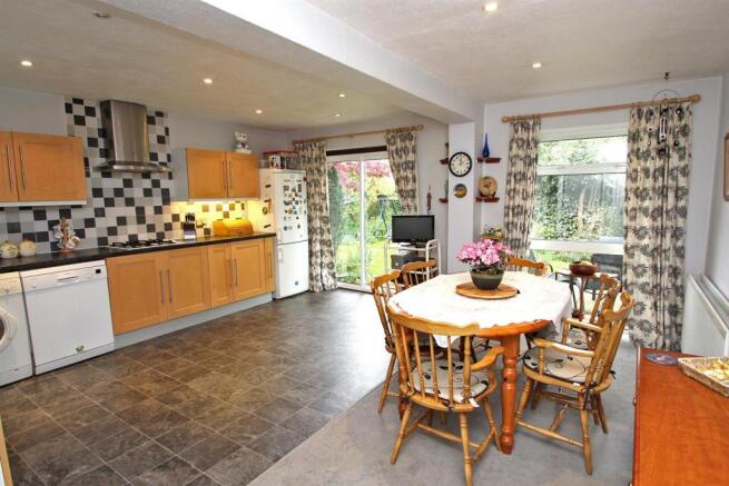 Dining kitchen