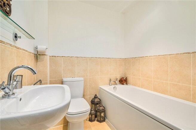 2 bed Apartment for sale Image 12