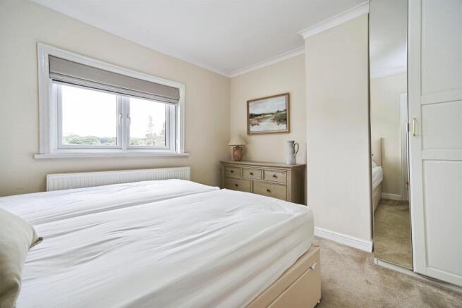 3 bed Semi-Detached for sale Image 10