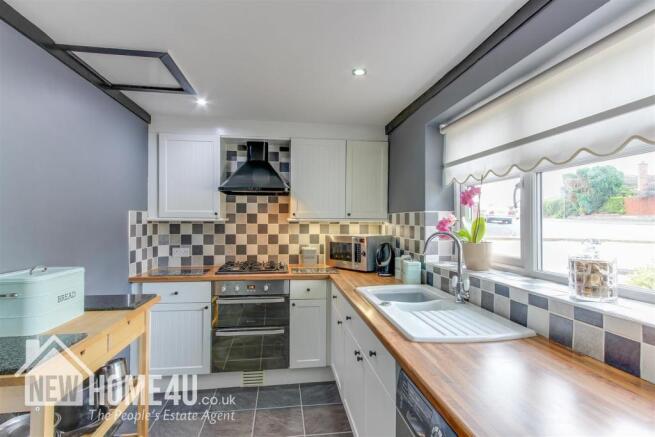 KITCHEN: