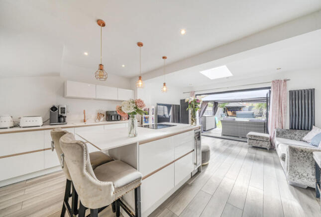 1354225-11-68c7de...