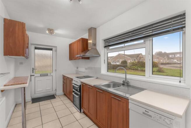 49 Central Avenue, Woodford Halse-3.jpg