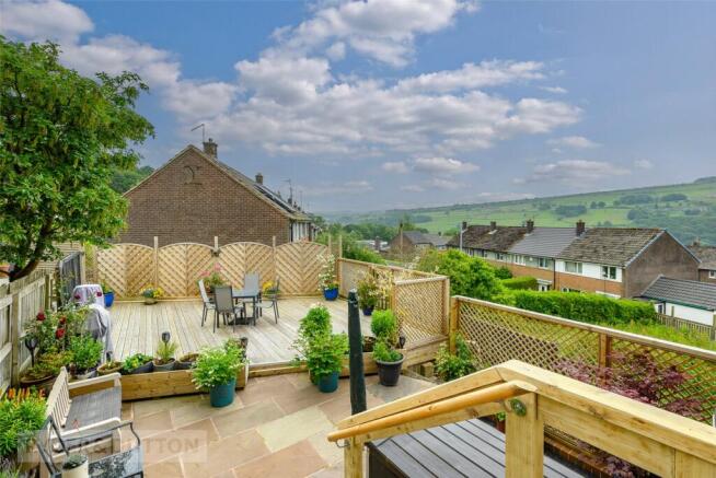 3 bed Town House for sale Image 4